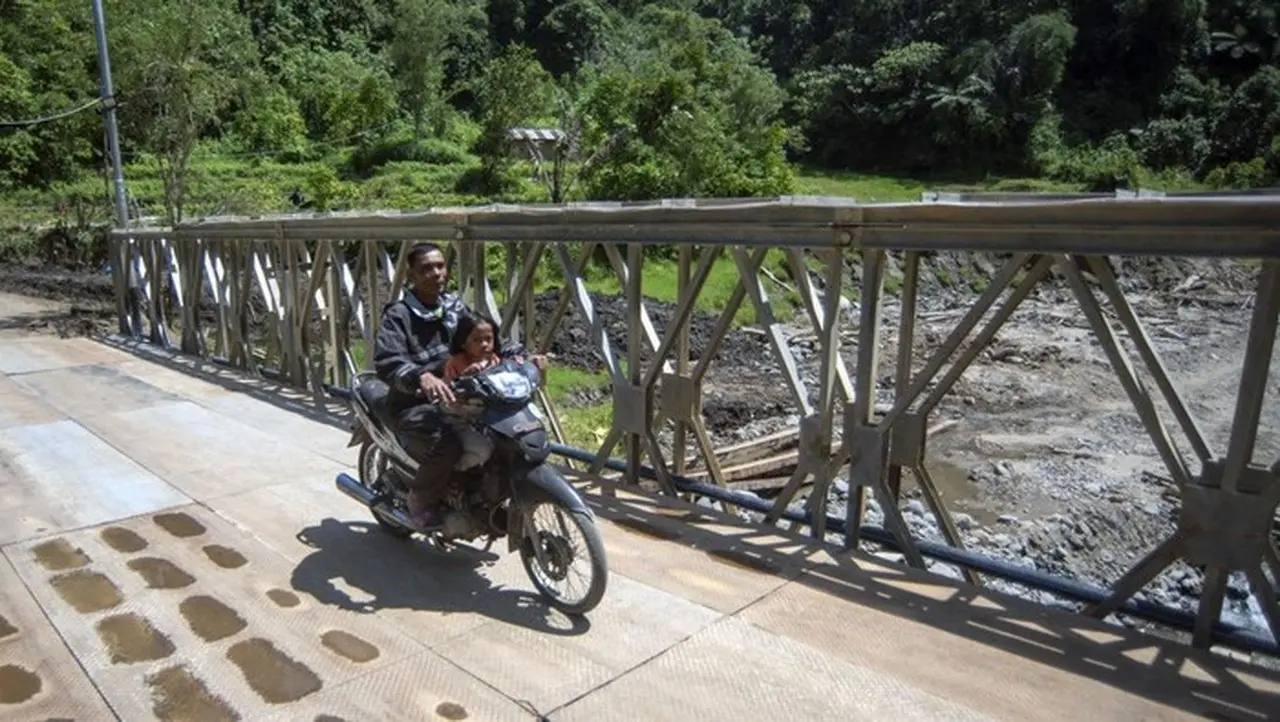 Menteri PU Khawatir Jembatan Darurat Sumatera Ambruk Akibat Truk Overload