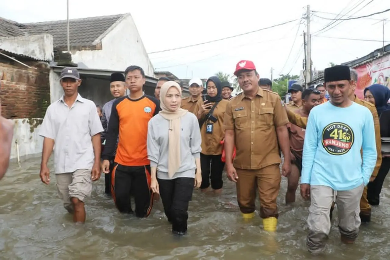Bupati Serang Pastikan Bantuan Maksimal untuk Korban Banjir dan Longsor Bupati Serang Pastikan Bantuan Maksimal untuk Korban Banjir dan Longsor