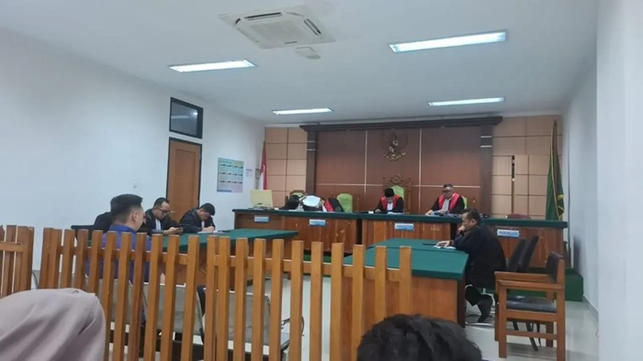 Bos Apotek Cilegon Divonis Denda Rp 1,2 Miliar atas Kasus Jual Obat Ilegal Tanpa Resep Bos Apotek Cilegon Divonis Denda Rp 1,2 Miliar atas Kasus Jual Obat Ilegal Tanpa Resep