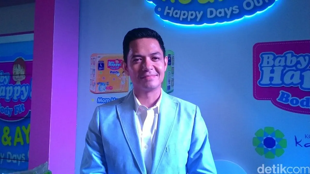 Dugaan Fraud PT DSI: Polisi Buka Peluang Panggil Artis Dude Herlino Dugaan Fraud PT DSI: Polisi Buka Peluang Panggil Artis Dude Herlino