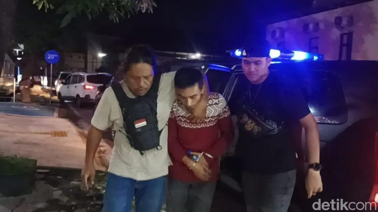 Wanita di Lombok Barat Tewas Terbakar, Polisi Tangkap Anak Korban Sebagai Terduga Pelaku Wanita di Lombok Barat Tewas Terbakar, Polisi Tangkap Anak Korban Sebagai Terduga Pelaku