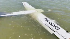 Pesawat Smart Air Jatuh di Pantai Nabire Akibat Gangguan Mesin, Pilot Berupaya Mendarat Darurat