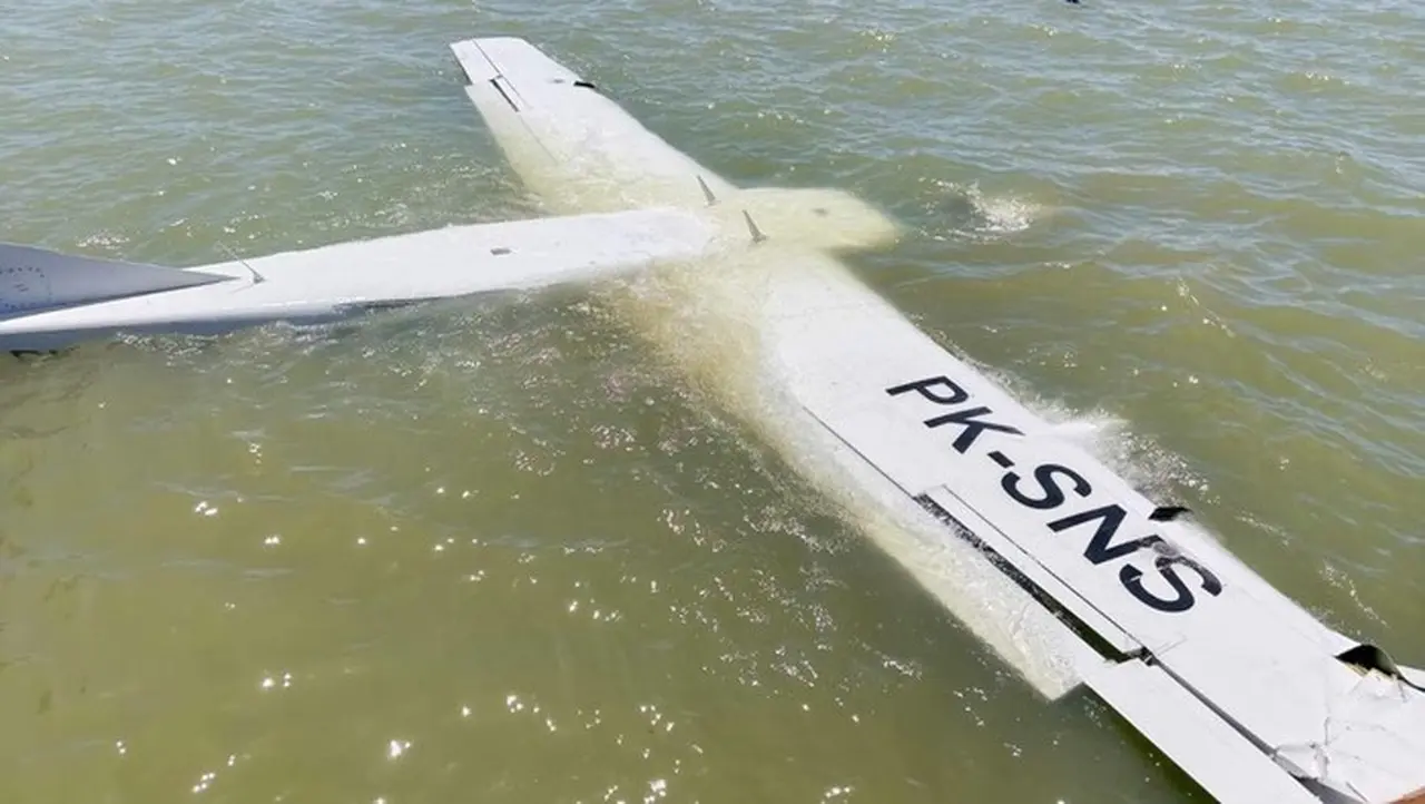 Pesawat Smart Air Jatuh di Pantai Nabire Akibat Gangguan Mesin, Pilot Berupaya Mendarat Darurat