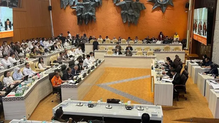 Komisi V DPR Ingatkan Perbaikan Infrastruktur Bencana Harus Terukur, Hindari Petaka Baru Komisi V DPR Ingatkan Perbaikan Infrastruktur Bencana Harus Terukur, Hindari Petaka Baru