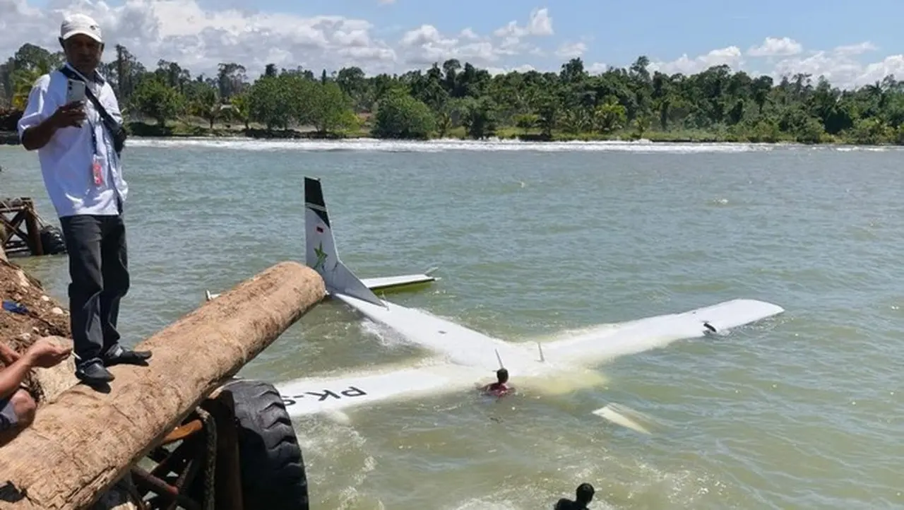 Pesawat Smart Air Jatuh di Pantai Nabire, ELT Aktif Jadi Pemicu Deteksi Basarnas Pesawat Smart Air Jatuh di Pantai Nabire, ELT Aktif Jadi Pemicu Deteksi Basarnas