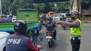 Kemacetan Parah di Cawang Akibat Proyek Galian dan Lonjakan Volume Kendaraan