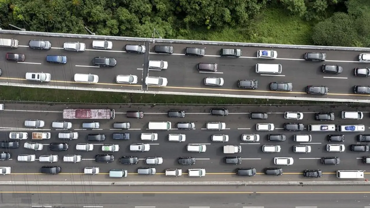 Puncak Arus Balik Nataru: 196 Ribu Kendaraan Diprediksi Kembali ke Jabotabek Hari Ini