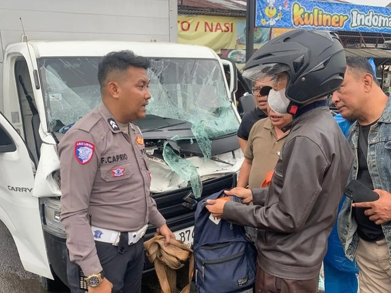Pikap Tabrak Motor dan Truk di Bogor, Sopir Terluka Parah Akibat Gagal Jaga Jarak