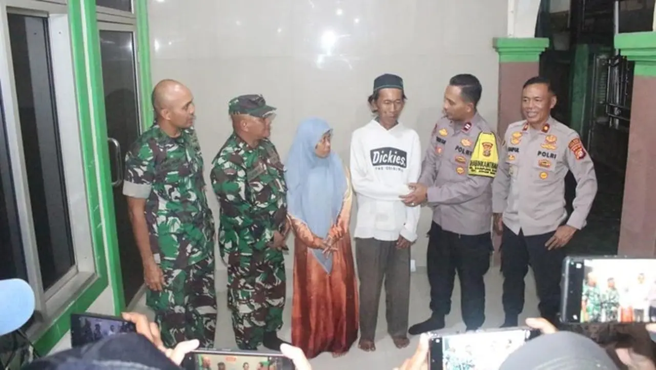 TNI-Polri Minta Maaf dan Beri Bantuan kepada Pedagang Es Kue Jadul yang Viral