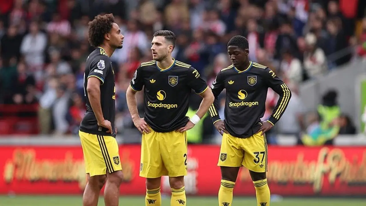 Manchester United Berpotensi Tahan Zirkzee dan Mainoo di Tengah Badai Cedera