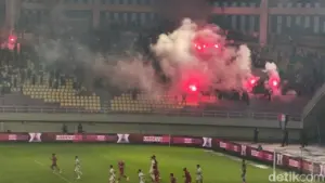 Ricuh Laga Persis Solo vs Persita: 23 Suporter Bawa Flare dan Minuman Keras Diamankan