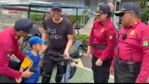 Polisi Berhasil Pertemukan Bapak dan Anak yang Terpisah di Tengah Keramaian CFD Bundaran HI