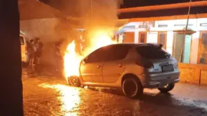 Mobil Warga di Bogor Terbakar Hebat Diduga Akibat Korsleting Listrik Saat Bertamu