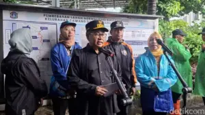 Gubernur Anung Lanjutkan Normalisasi Ciliwung, Targetkan Pengurangan Banjir 40 Persen