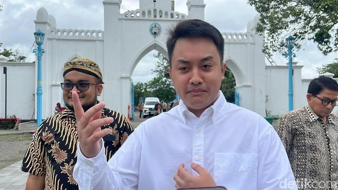 KGPH Purbaya Sah Ganti Nama Jadi Sri Susuhunan Pakubuwono XIV di Solo KGPH Purbaya Sah Ganti Nama Jadi Sri Susuhunan Pakubuwono XIV di Solo