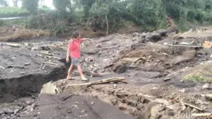 Ribuan Warga Lereng Gunung Slamet Masih Mengungsi Akibat Banjir Bandang