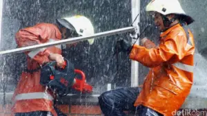 Kebakaran Ruang Server Kedubes Italia di Menteng Berhasil Dipadamkan