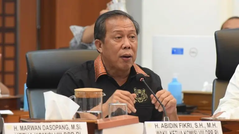 Gaji Guru Madrasah di Bawah Rp 1 Juta, Komisi VIII DPR Ancam Tak Setujui Anggaran Kemenag Gaji Guru Madrasah di Bawah Rp 1 Juta, Komisi VIII DPR Ancam Tak Setujui Anggaran Kemenag