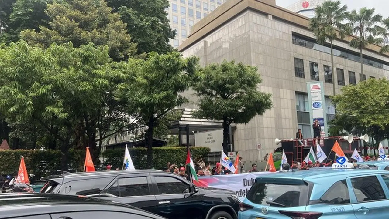 Buruh Tolak Indonesia Masuk Dewan Perdamaian Gaza, Demo di Kantor PBB Jakarta