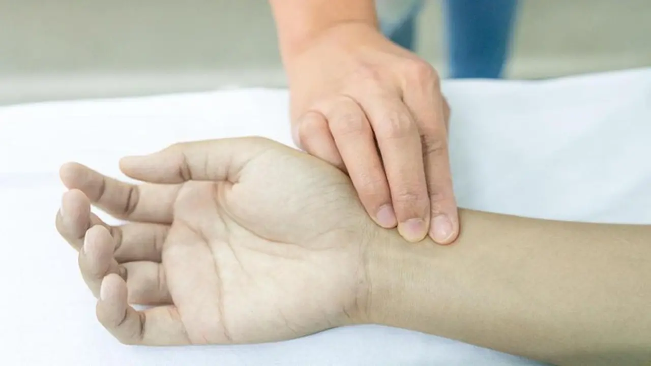 Pengemudi Ditemukan Meninggal di Mobil Tepi Tol Cikampek Km 27 Pengemudi Ditemukan Meninggal di Mobil Tepi Tol Cikampek Km 27