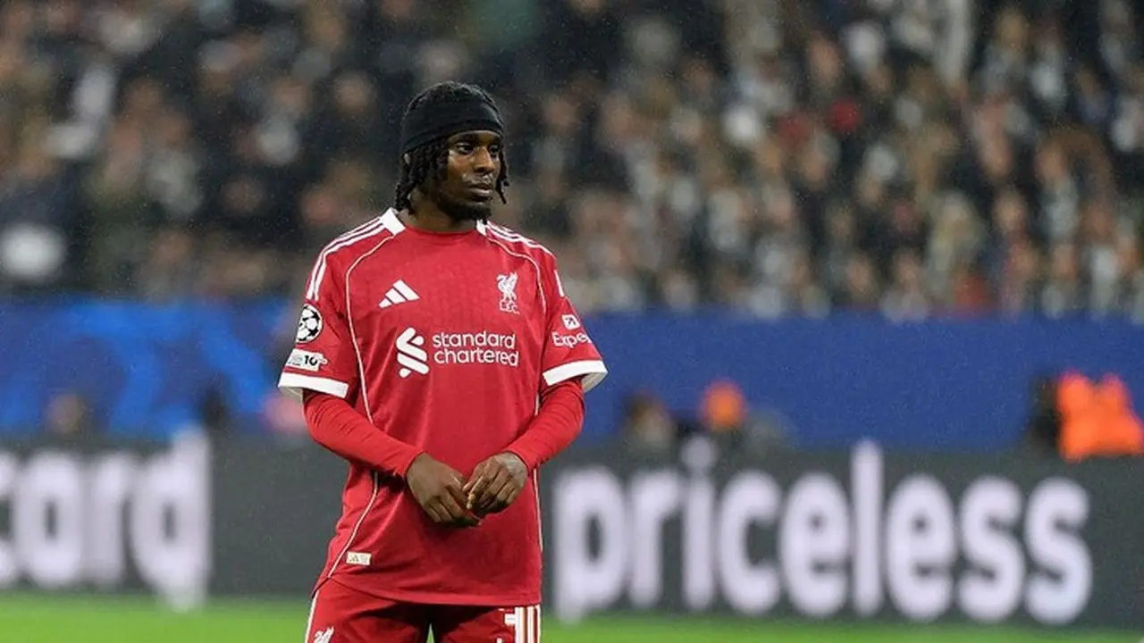 Cedera Frimpong Tak Parah, Slot Pastikan Liverpool Tak Akan Rekrut Bek Kanan Baru Cedera Frimpong Tak Parah, Slot Pastikan Liverpool Tak Akan Rekrut Bek Kanan Baru