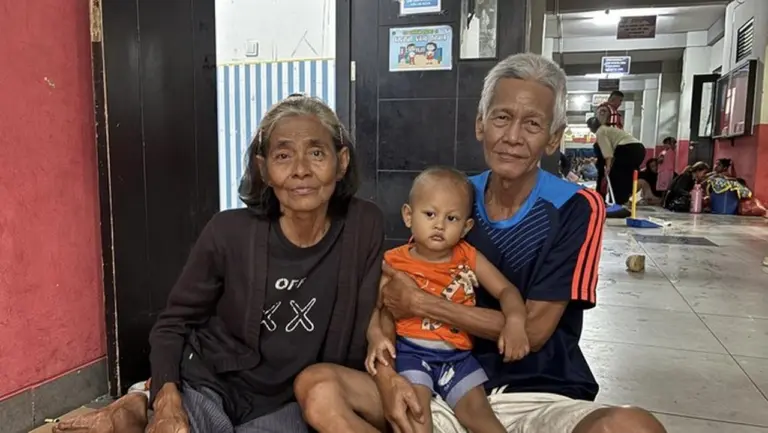 Banjir Kampung Melayu: Pintu Rumah Jebol, Perabotan Warga Terendam Air 2 Meter