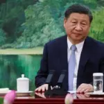 Xi Jinping Terima Bola Kemenangan MU dari PM Inggris Keir Starmer