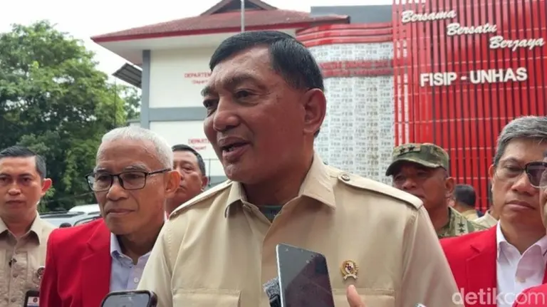 Menhan Sjafrie Ungkap Pertemuan Rahasia Prabowo dengan Tokoh Oposisi Bahas Kepentingan Negara Menhan Sjafrie Ungkap Pertemuan Rahasia Prabowo dengan Tokoh Oposisi Bahas Kepentingan Negara