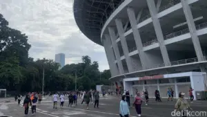 Ribuan Warga Padati GBK untuk Olahraga Pagi di Awal Tahun 2026