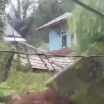 Hujan Deras Sebabkan Tembok Penahan Tanah Lebak Ambruk, Satu Rumah Rusak Parah