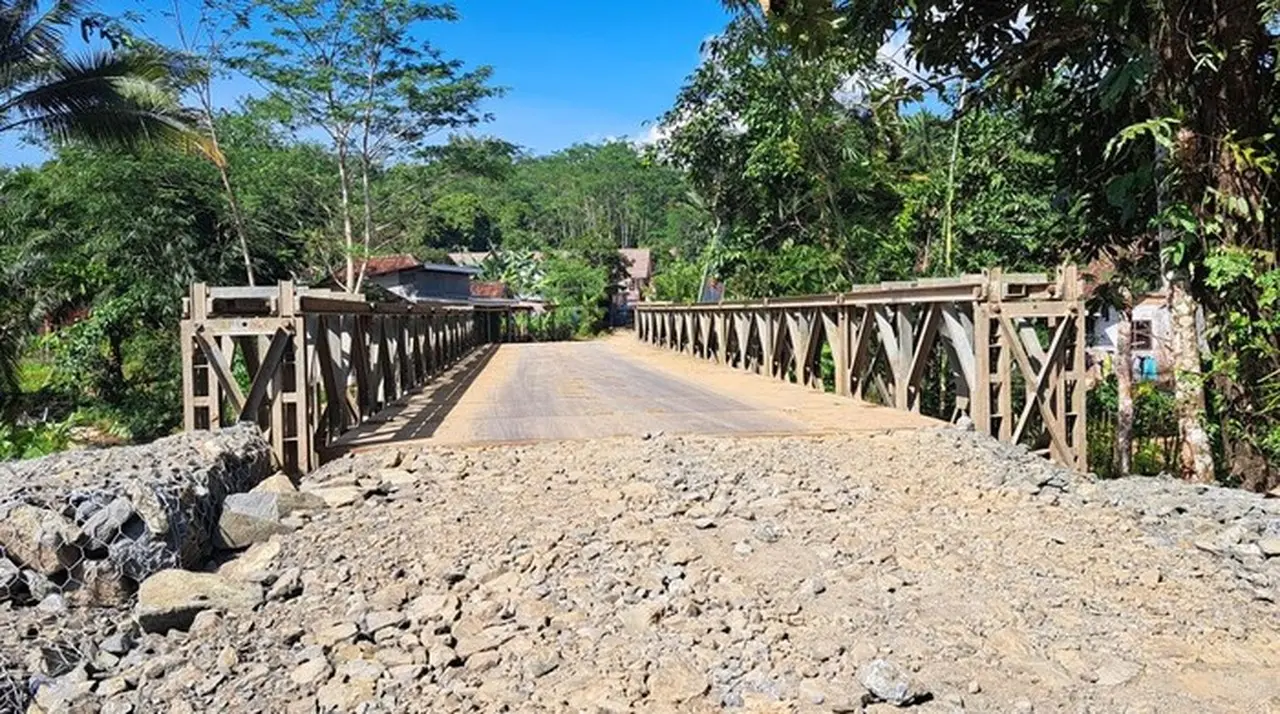 Jembatan Darurat Dibangun di Pandeglang Pasca Ambruk, Akses Tiga Kampung Kembali Terhubung