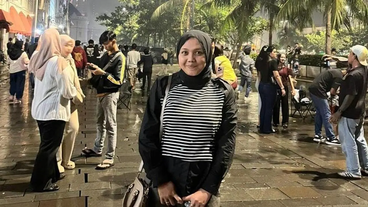 Hujan Tak Gentar, Ribuan Warga Padati Perayaan Tahun Baru di Kota Tua Jakarta