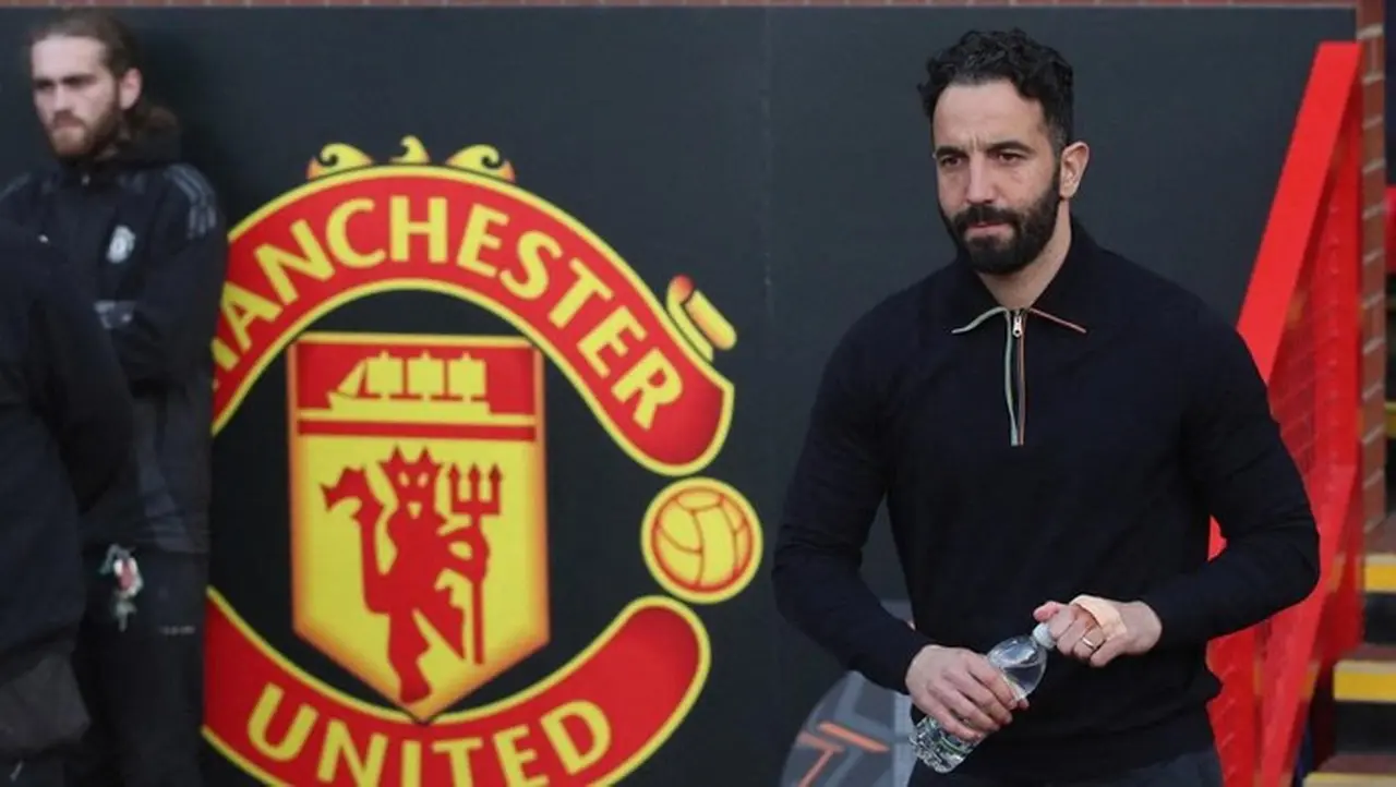 Manchester United Rugi Besar, Masih Gaji Ruben Amorim Hingga Juni 2027