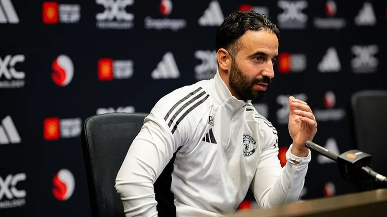 Dipecat Usai ‘Serang’ Manchester United dan Gary Neville, Ruben Amorim Angkat Koper