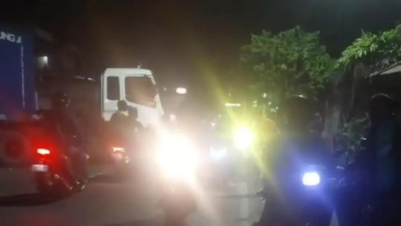 Truk Kontainer Mogok di Kalideres, Jakarta Barat, Sebabkan Kemacetan Parah