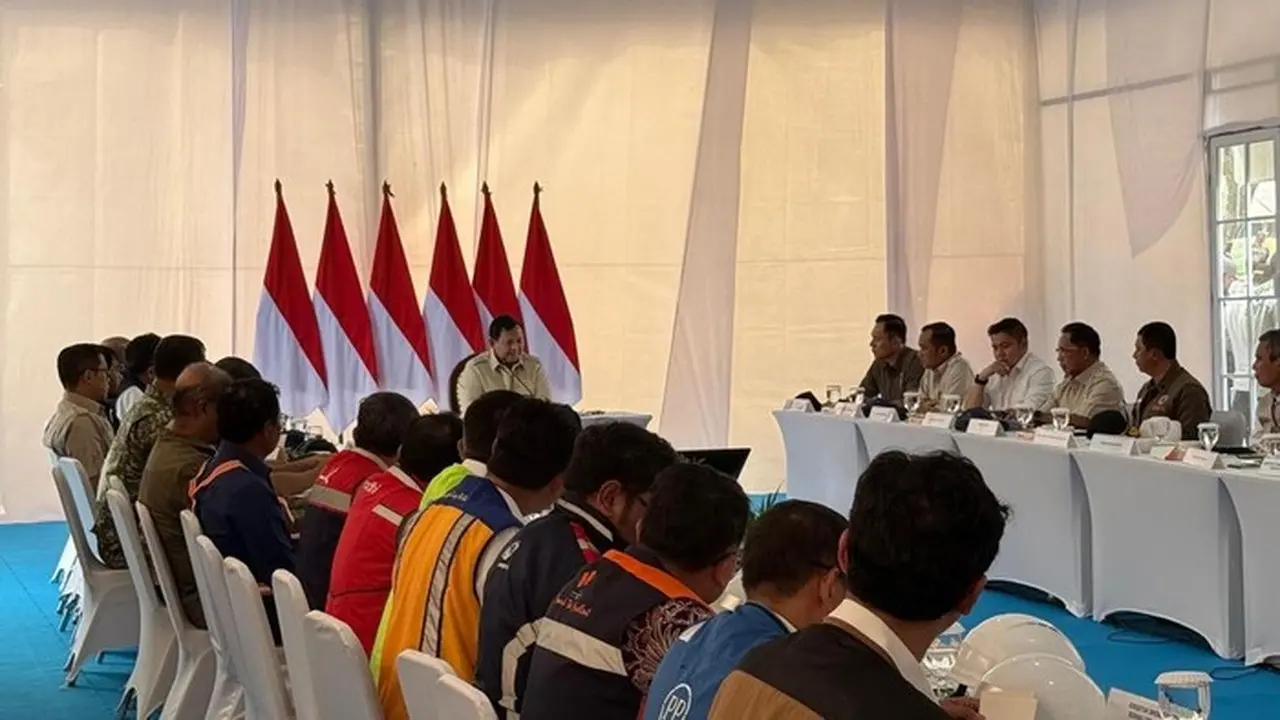 Prabowo Subianto Pimpin Rakor Penanganan Bencana Pascahuniaran Danantara di Aceh Tamiang
