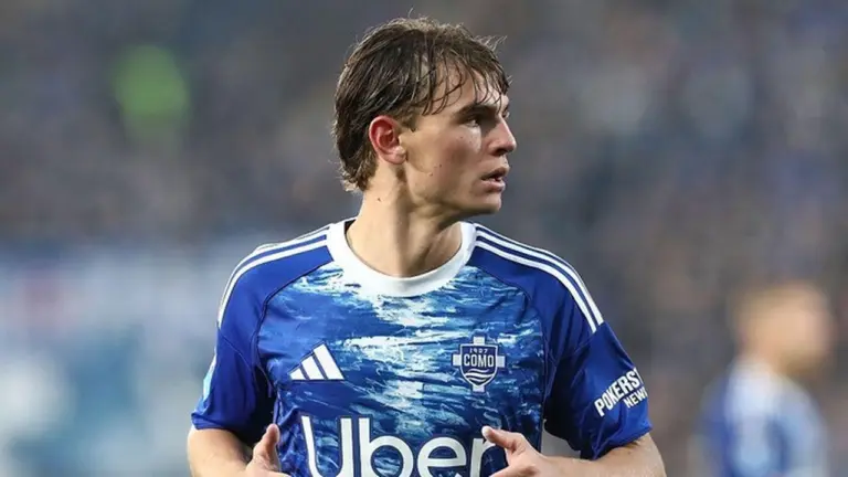 Cesc Fabregas Ingatkan Nico Paz Siap Hadapi Tekanan Besar Jika Kembali ke Real Madrid Cesc Fabregas Ingatkan Nico Paz Siap Hadapi Tekanan Besar Jika Kembali ke Real Madrid