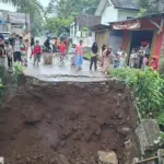 Jembatan Penghubung Empat Desa di Pandeglang Ambruk Akibat Hujan Deras, Pemkab Siapkan Perbaikan