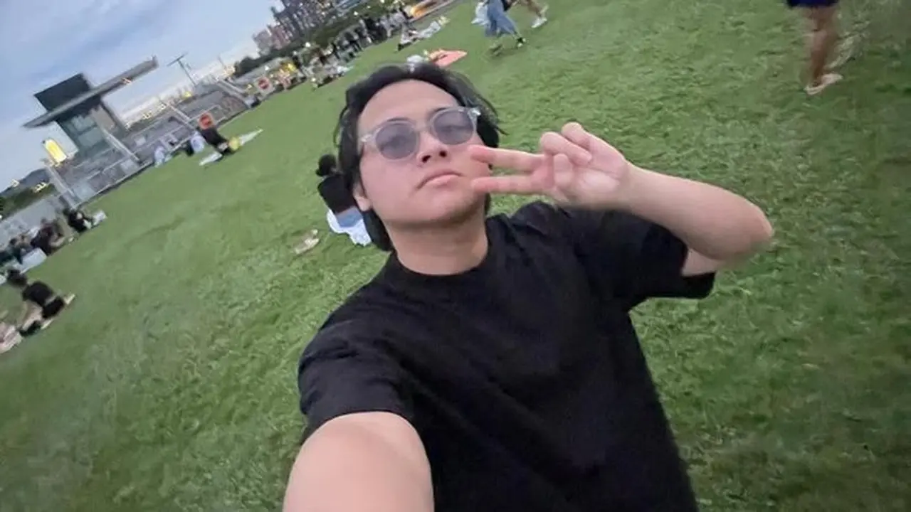 Aldy Maldini Ungkap Rasa Malu dan Dampak Mental Usai Kasus Dugaan Penipuan Penggemar Aldy Maldini Ungkap Rasa Malu dan Dampak Mental Usai Kasus Dugaan Penipuan Penggemar