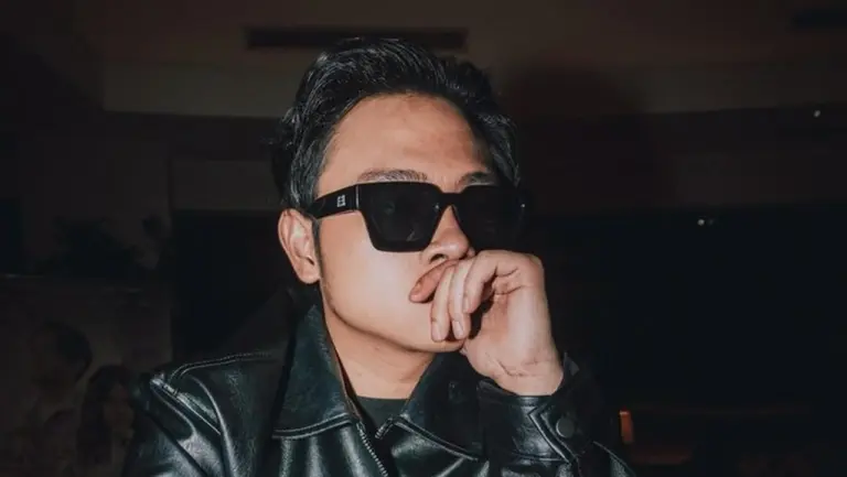 Aldy Maldini Akui Keteledoran Tipu Fans, Kini Berusaha Bangkit Lewat Film Aldy Maldini Akui Keteledoran Tipu Fans, Kini Berusaha Bangkit Lewat Film