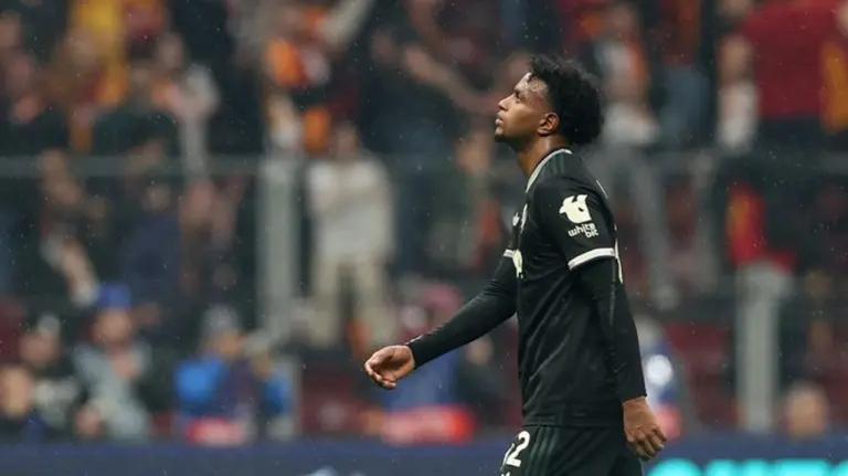 Galatasaray Hancurkan Juventus 5-2 di Playoff Liga Champions, Gabriel Sara Bersinar Galatasaray Hancurkan Juventus 5-2 di Playoff Liga Champions, Gabriel Sara Bersinar