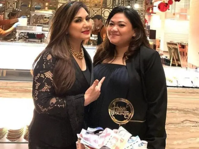 Korban CPNS Bodong Tegur Nia Daniaty dan Anak untuk Bayar Ganti Rugi Rp 8,1 Miliar Korban CPNS Bodong Tegur Nia Daniaty dan Anak untuk Bayar Ganti Rugi Rp 8,1 Miliar