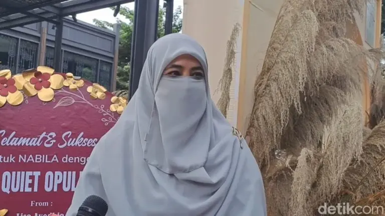 Umi Pipik Pilih Tarawih di Rumah, Siapkan Sendiri Menu Sahur dan Buka Puasa