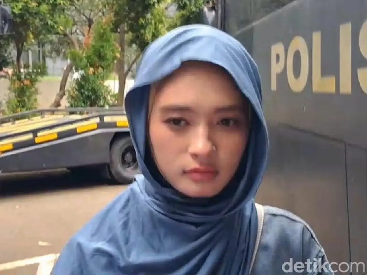 Istri Mantan Sopir Inara Rusli Diperiksa Terkait Dugaan Akses Ilegal CCTV Istri Mantan Sopir Inara Rusli Diperiksa Terkait Dugaan Akses Ilegal CCTV