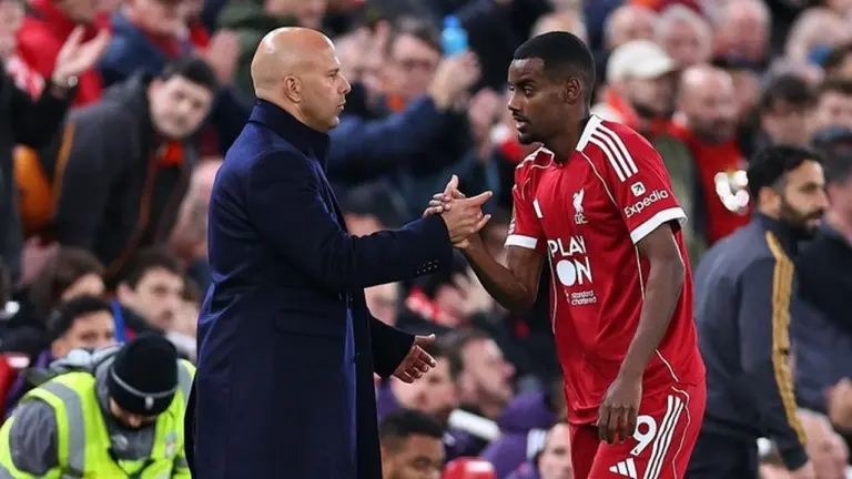 Arne Slot Kecewa Tak Bisa Maksimalkan Alexander Isak Musim Ini, Optimistis Musim Depan Arne Slot Kecewa Tak Bisa Maksimalkan Alexander Isak Musim Ini, Optimistis Musim Depan