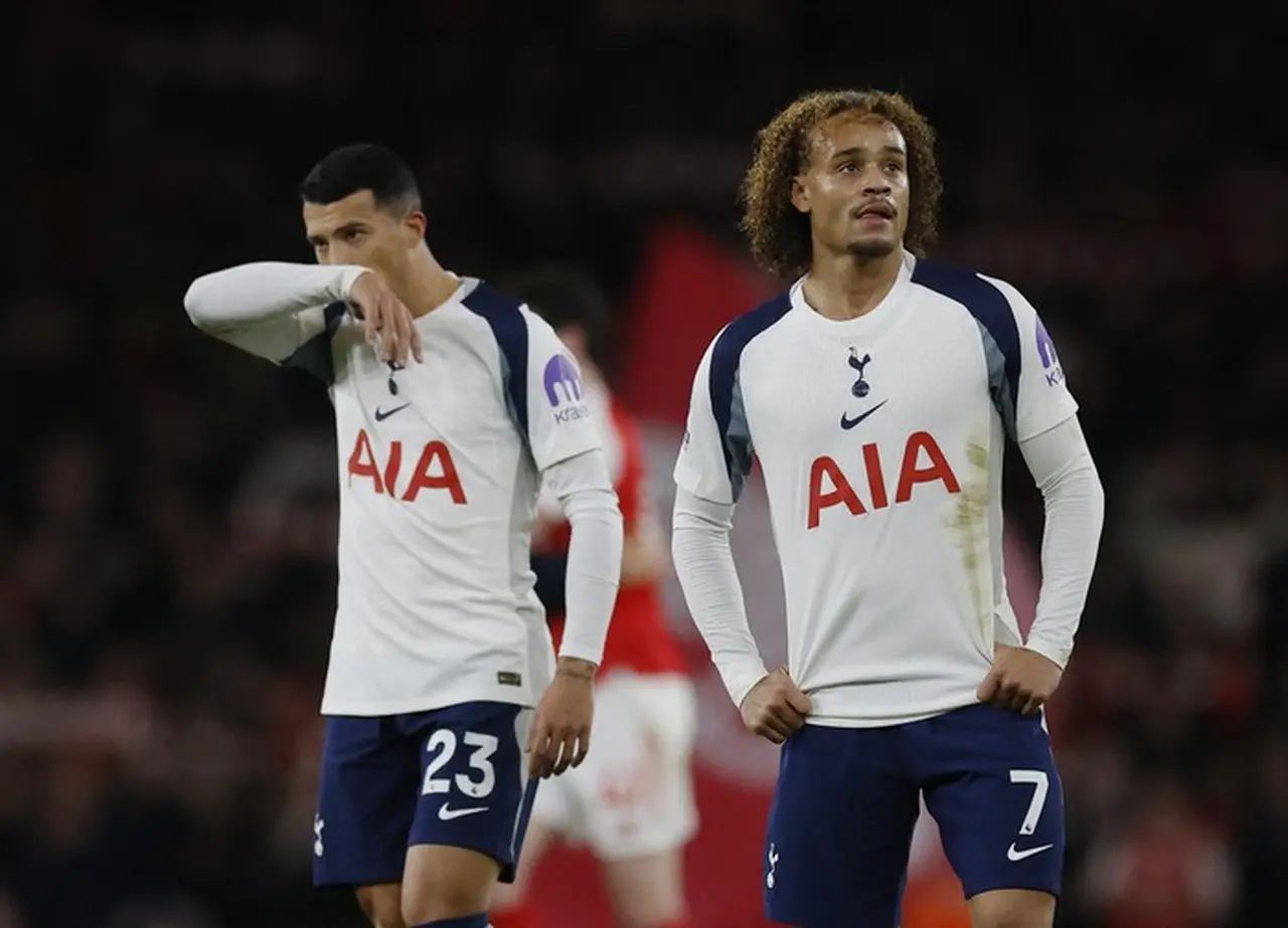 Sponsor Utama Tottenham Hotspur Terancam Cabut Akibat Performa Buruk Klub Sponsor Utama Tottenham Hotspur Terancam Cabut Akibat Performa Buruk Klub