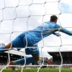 Tendangan Penalti Konyol di Inggris: Berujung Kartu Kuning dan Free Kick untuk Lawan