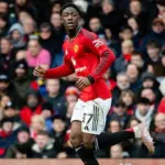 Michael Carrick Ungkap Alasannya Belum Beri Banyak Instruksi Taktik pada Kobbie Mainoo