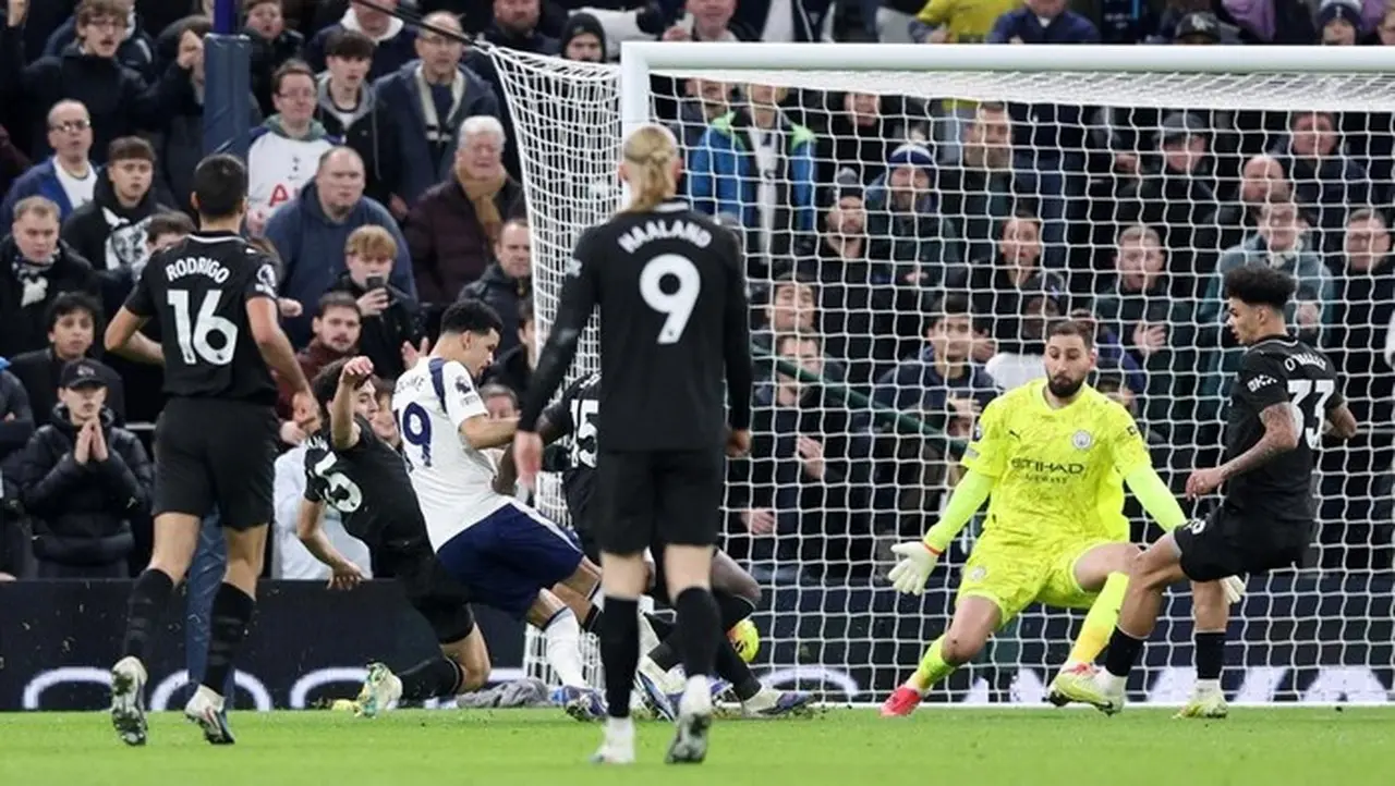 Tottenham Hotspur Tahan Manchester City 2-2 di Liga Inggris, Solanke Cetak Brace