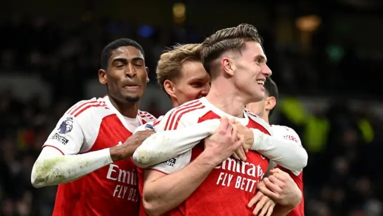 Arsenal Bungkam Tottenham 4-1, Kokoh di Puncak Klasemen Liga Inggris